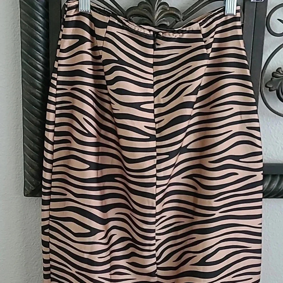 Forever 21 Annie High Front Slit Animal Print Midi Skirt - Picture 13 of 15